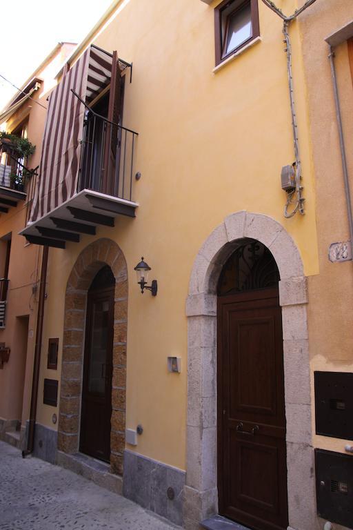 La Finestra Sotto La Rocca Appartement Cefalù Kamer foto